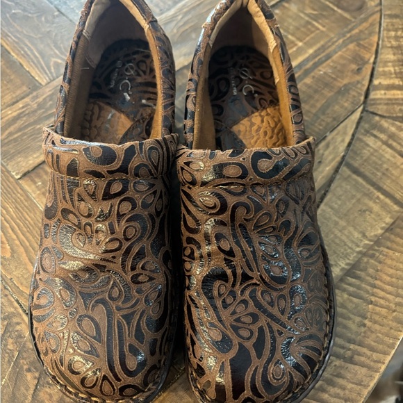 BOC Born Concept Peggy Women
Brown Clog Shoe Size 8 - Picture 1 of 16